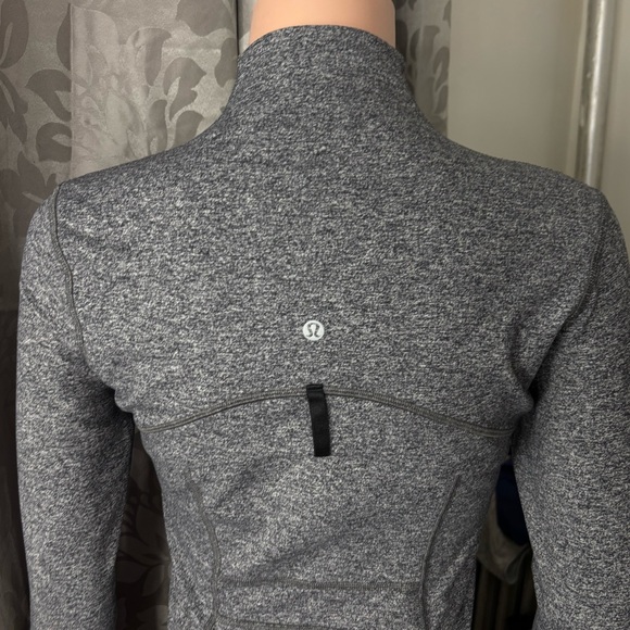 LULULEMON ATHLETICA Women’s Gray Define Jacket - Picture 9 of 16